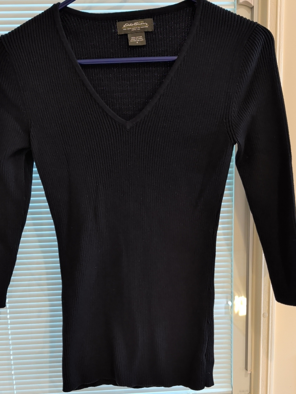 Eddie Bauer Black V-Neck Slim Fit Sweater - Cotton S